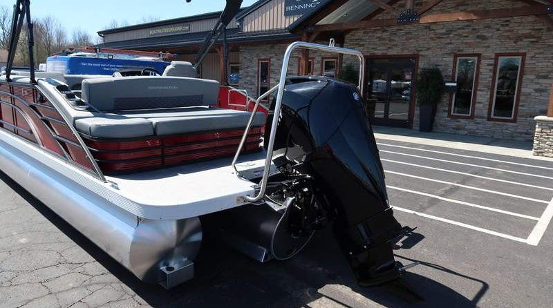 Bennington 23 LSB SPS