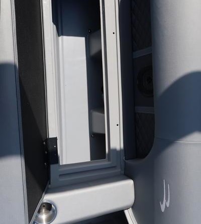 Bennington 23 LSB SPS