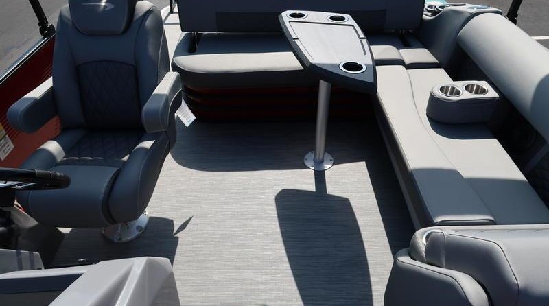 Bennington 23 LSB SPS