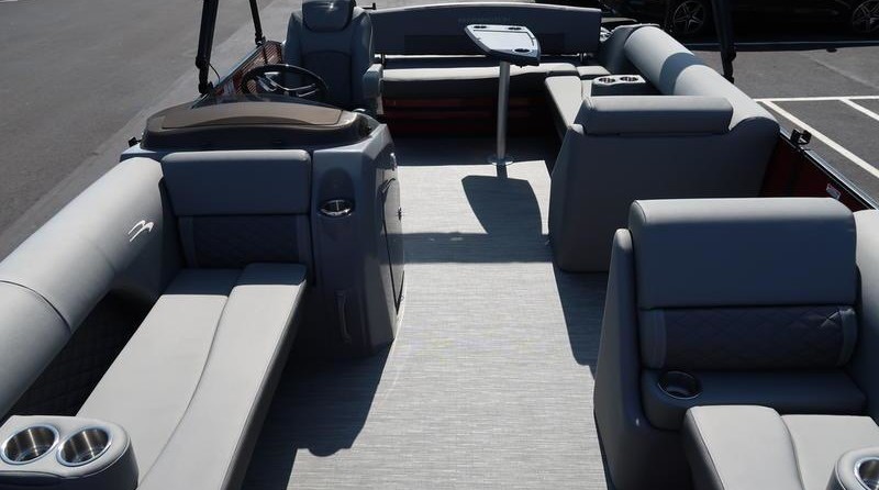 Bennington 23 LSB SPS