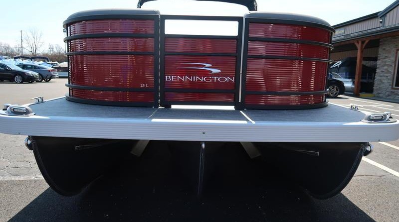 Bennington 23 LSB SPS