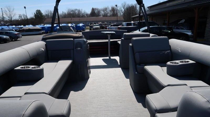 Bennington 23 LSB SPS