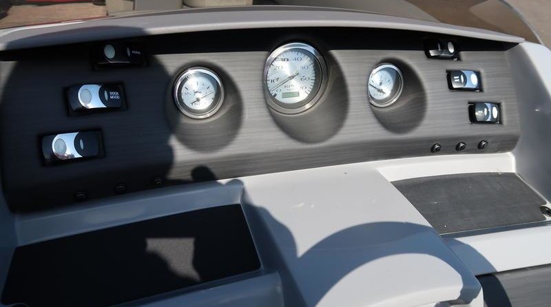 Bennington 23 LSB SPS