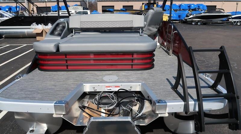 Bennington 23 LSB SPS