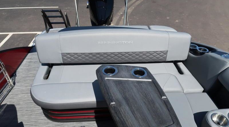 Bennington 23 LSB SPS