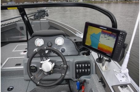 Starcraft Marine Fishmaster 210