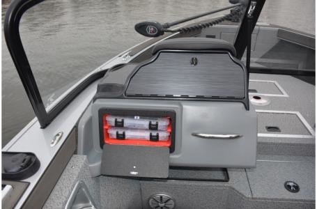 Starcraft Marine Fishmaster 210