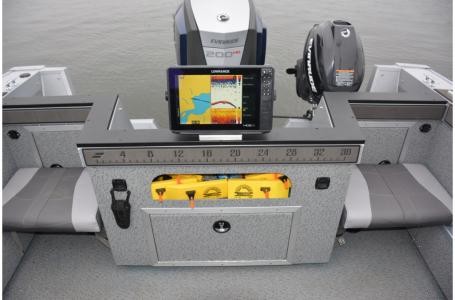 Starcraft Marine Fishmaster 210