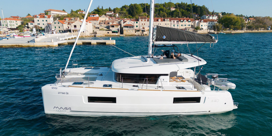 Lagoon 40 - 4 + 2 cab