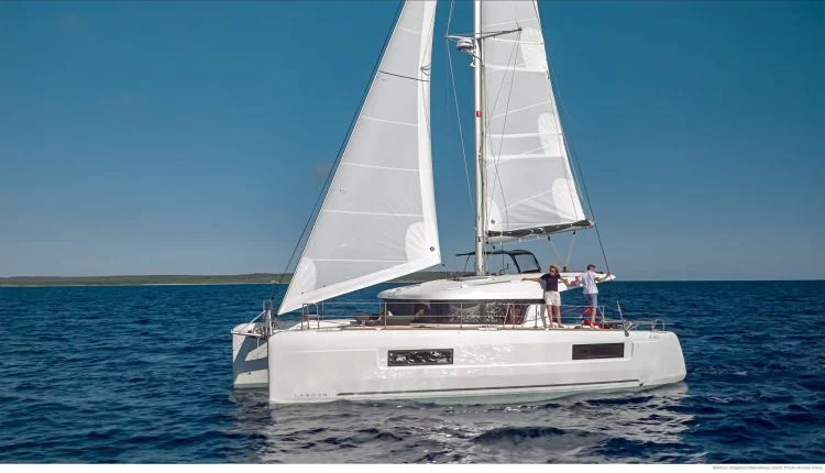 Lagoon 40 - 4 + 2 cab