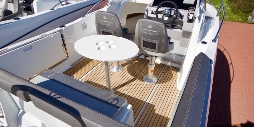 Jeanneau Cap Camarat 6.5 WA Series III