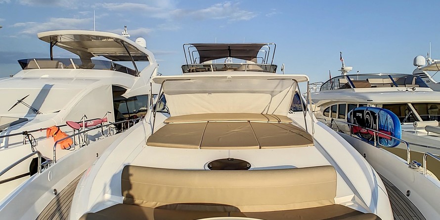 Sunseeker 82 Yacht