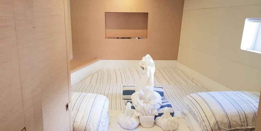 Fountaine Pajot MY 44