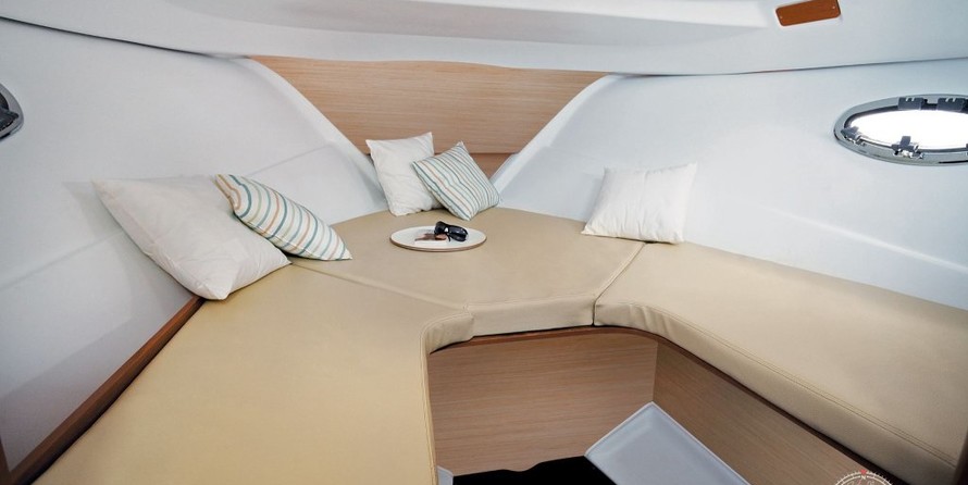 Beneteau Flyer 750 Sun Deck