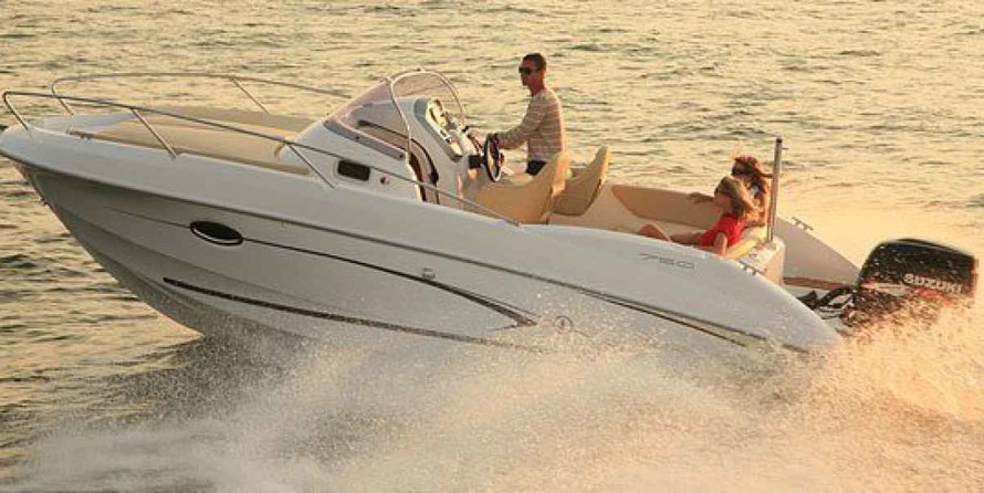 Beneteau Flyer 750 Sun Deck