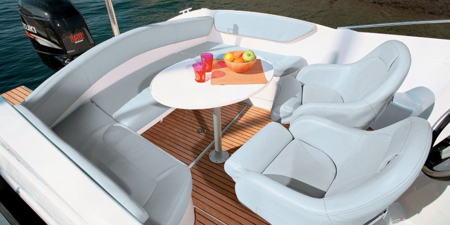 Beneteau Flyer 750 Sun Deck