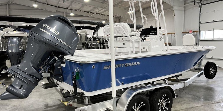 Sportsman Masters 207 Bay Boat