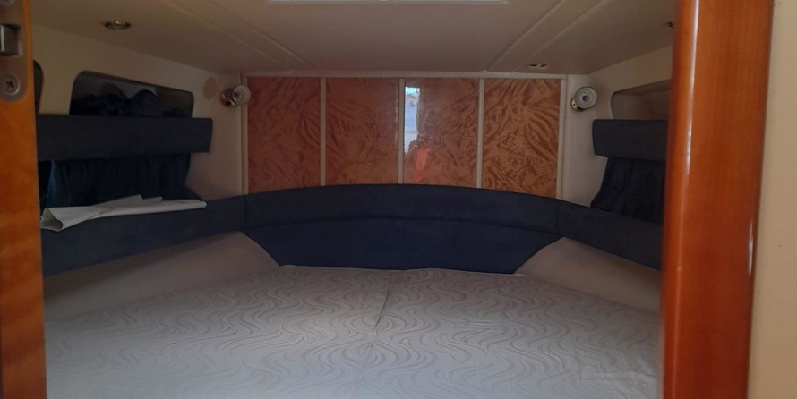 Sunseeker Mustique 42