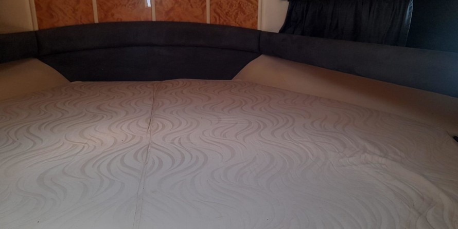 Sunseeker Mustique 42