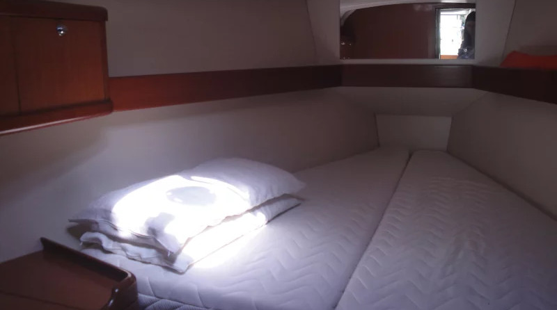 Beneteau Oceanis 37