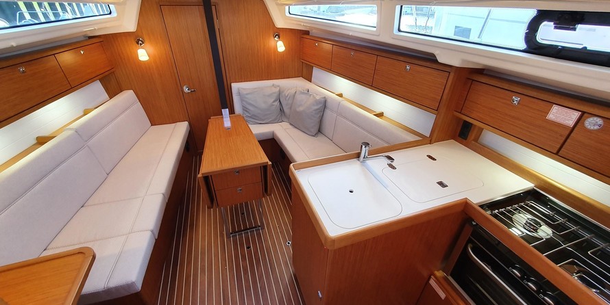 Bavaria CRUISER 34