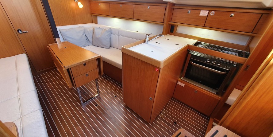 Bavaria CRUISER 34