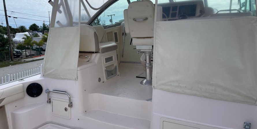 Grady-White Express 370