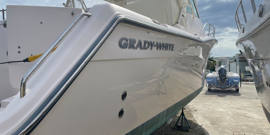 Grady-White Express 370