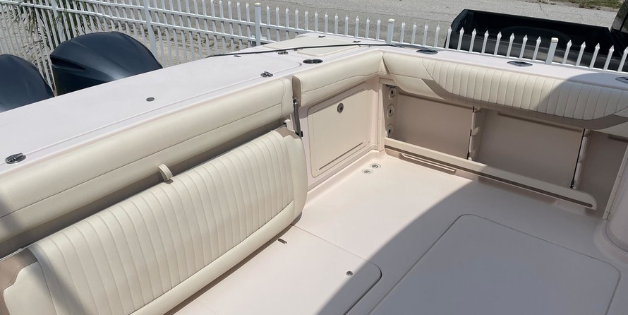 Grady-White Express 370