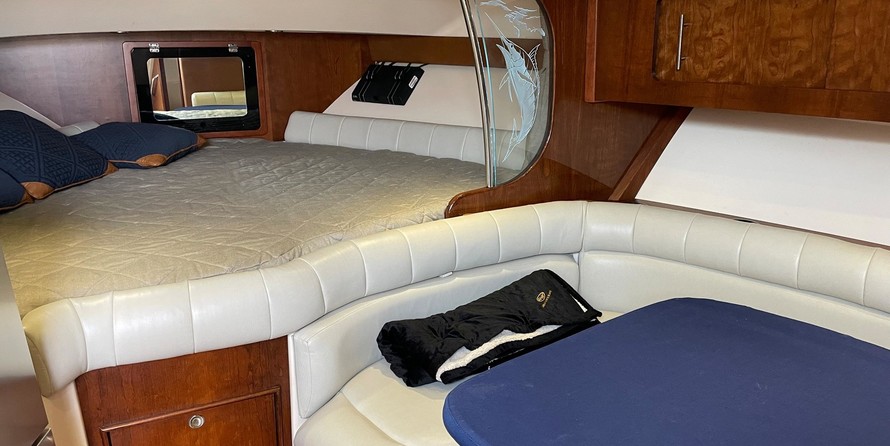 Grady-White Express 370