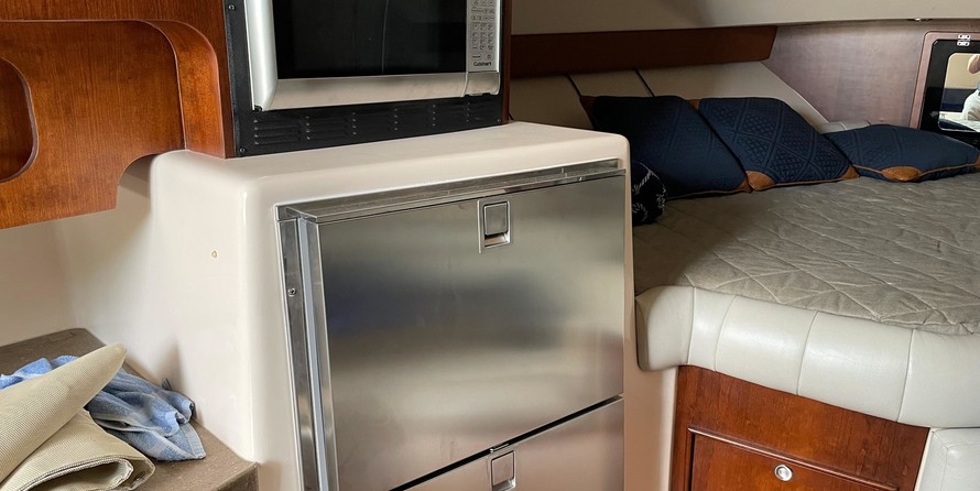 Grady-White Express 370