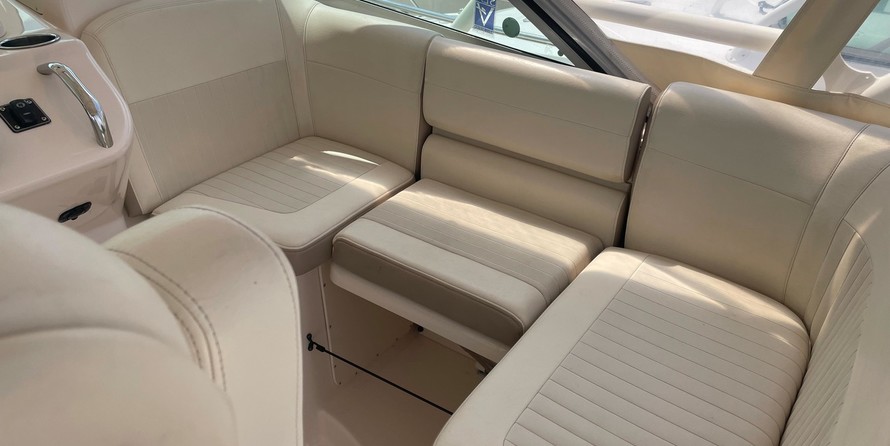 Grady-White Express 370