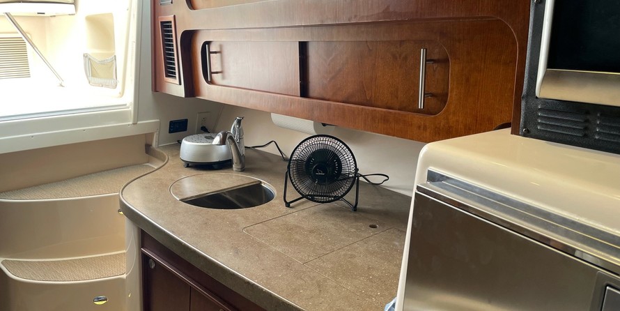 Grady-White Express 370