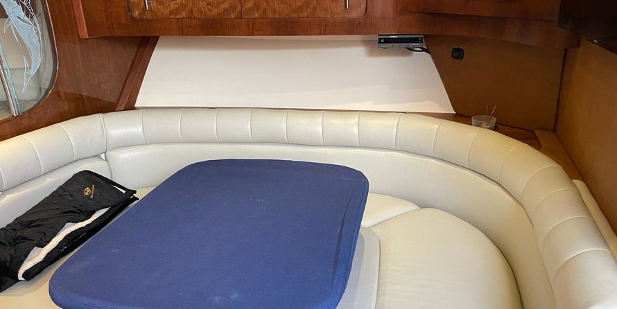 Grady-White Express 370