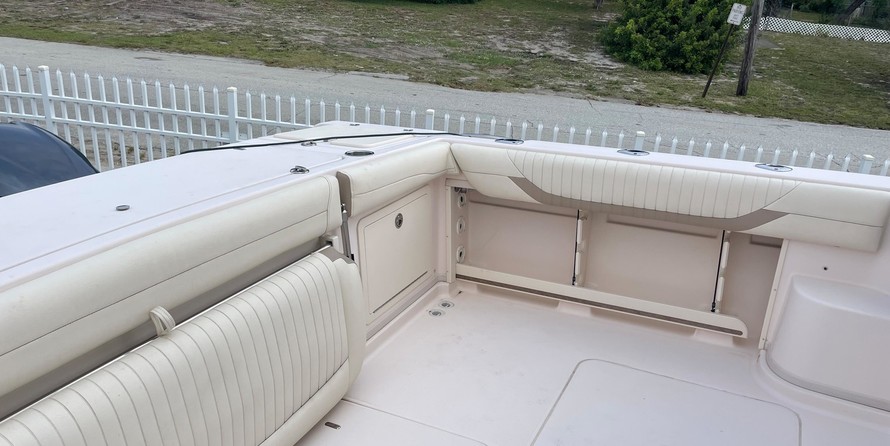 Grady-White Express 370