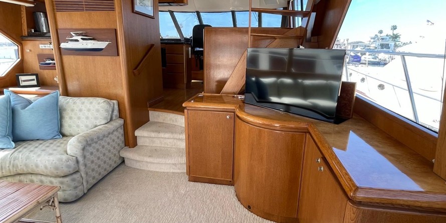 West Bay 58 Pilothouse