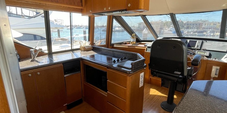 West Bay 58 Pilothouse