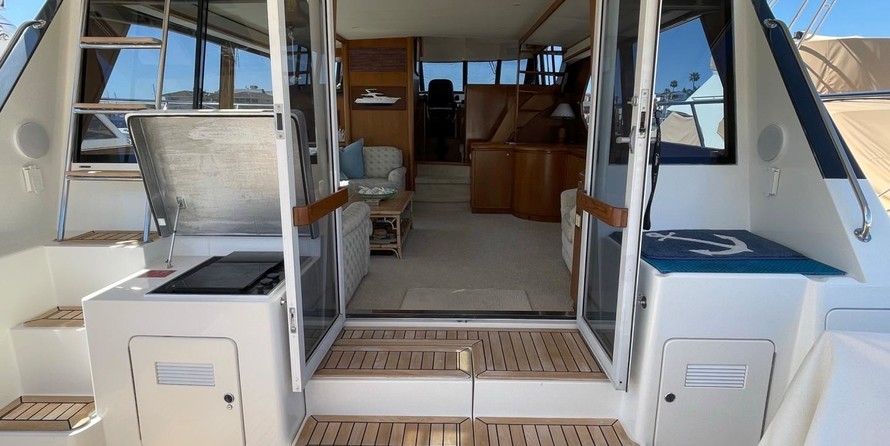 West Bay 58 Pilothouse