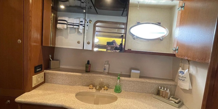 West Bay 58 Pilothouse