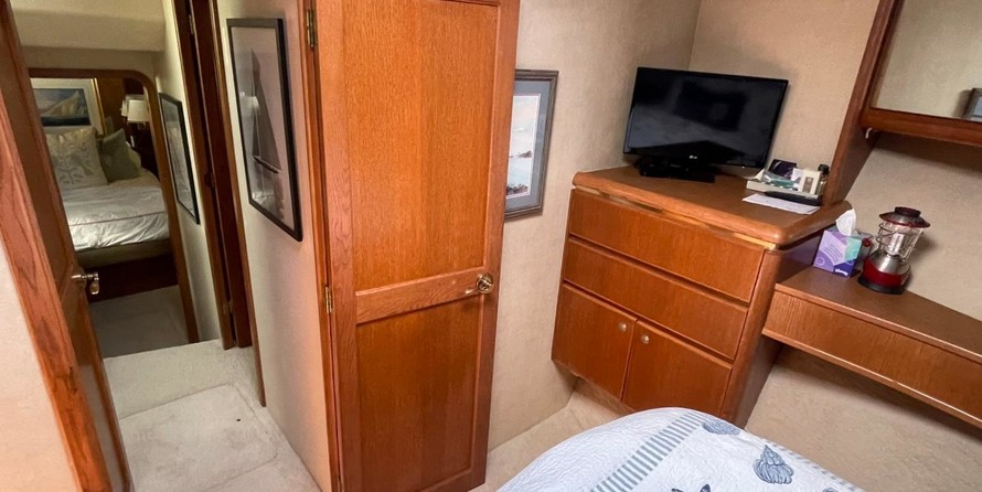 West Bay 58 Pilothouse