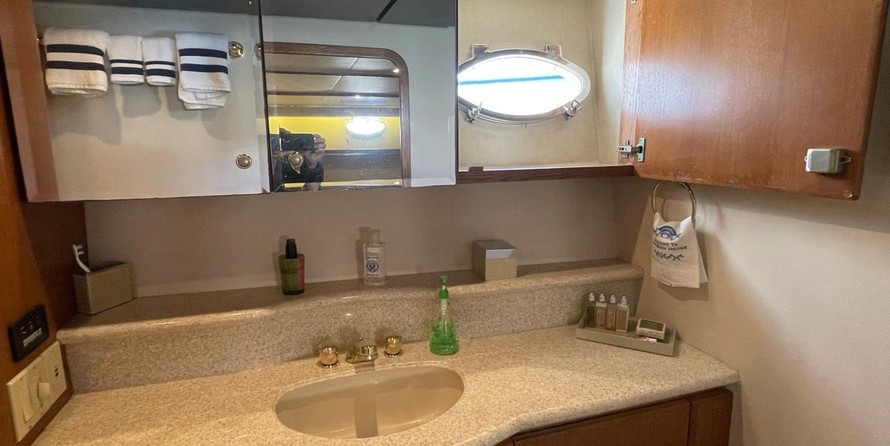 West Bay 58 Pilothouse