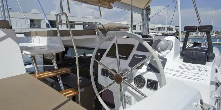Fountaine Pajot Saona 47