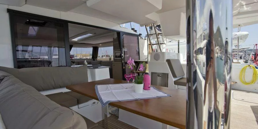 Fountaine Pajot Saona 47