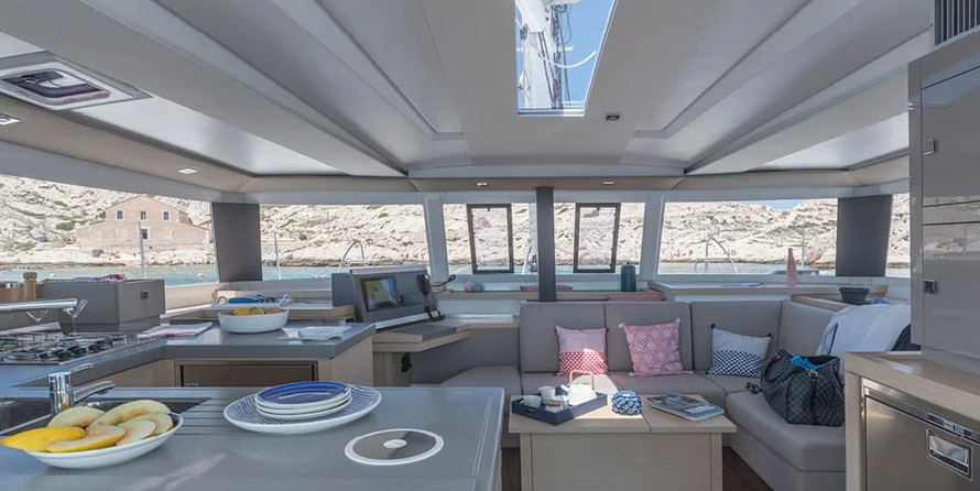Fountaine Pajot Astréa 42