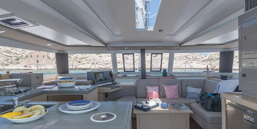 Fountaine Pajot Astréa 42