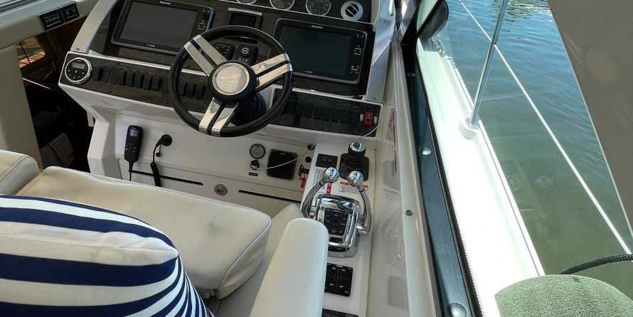 Sea Ray 410 Sundancer