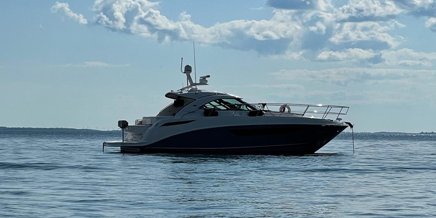 Sea Ray 410 Sundancer