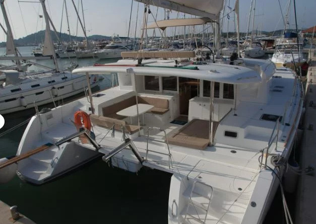 Lagoon 450 - 4 + 1 cab.