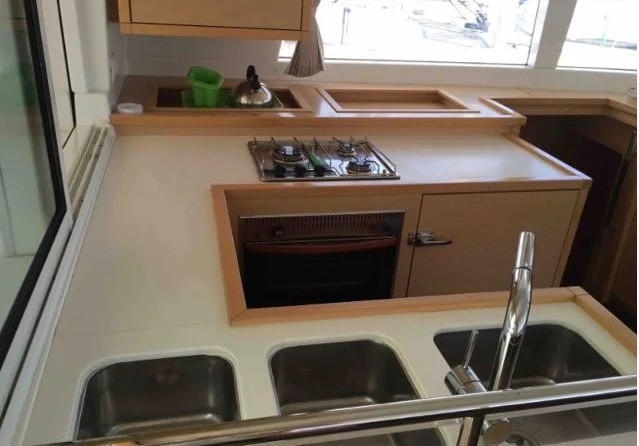 Lagoon 450 - 4 + 1 cab.