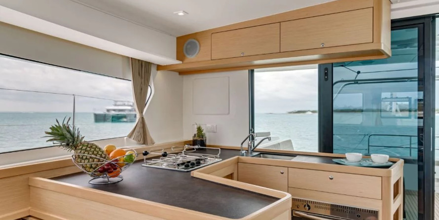 Lagoon 42 - 4 + 2 cab.